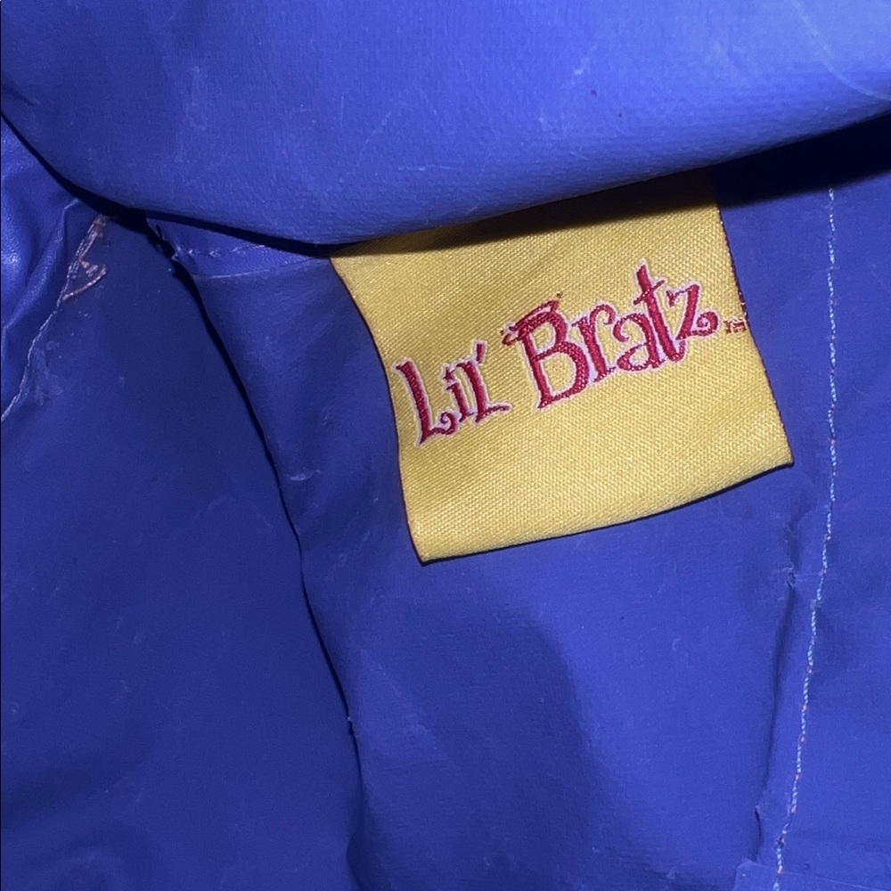 2000s Vintage Bratz duffel bag - Picture 7 of 8